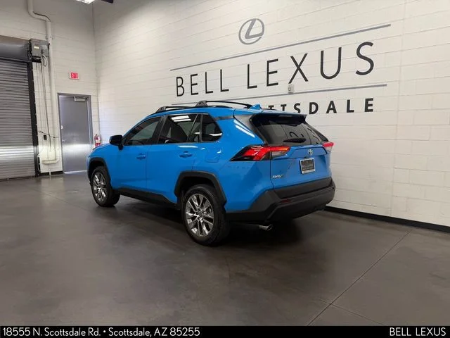 Used 2021 Blue Toyota XLE Premium image 7