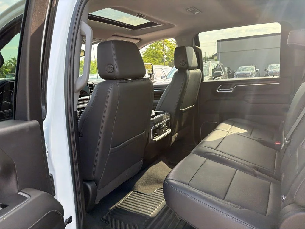 Used 2024 White GMC SLT image 20