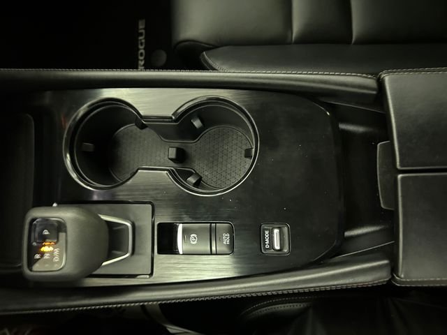 Used 2023 Gold Nissan SL image 23