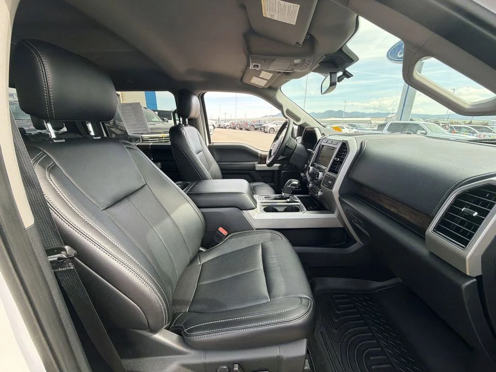 Used 2019 White Platinum Clearcoat Metallic Ford Lariat image 11