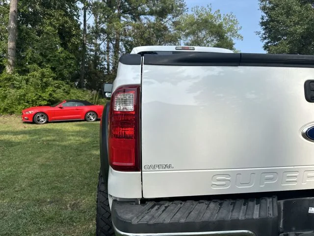 Used 2012 White Ford Lariat image 25