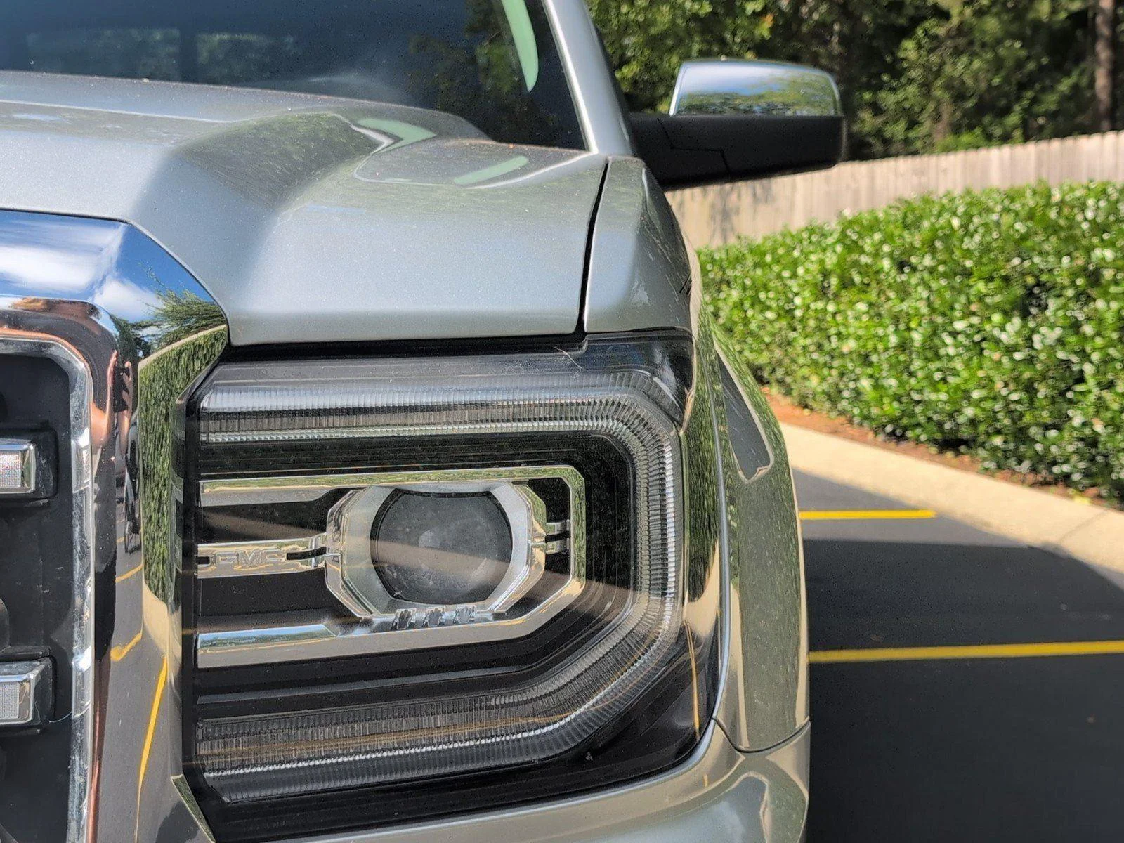 Used 2018 Quicksilver Metallic GMC SLT image 12