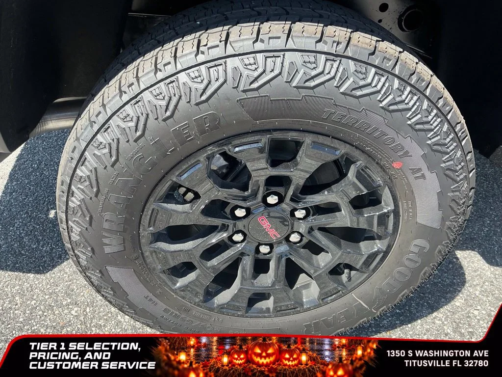 New 2026 Sterling Metallic GMC Elevation image 12