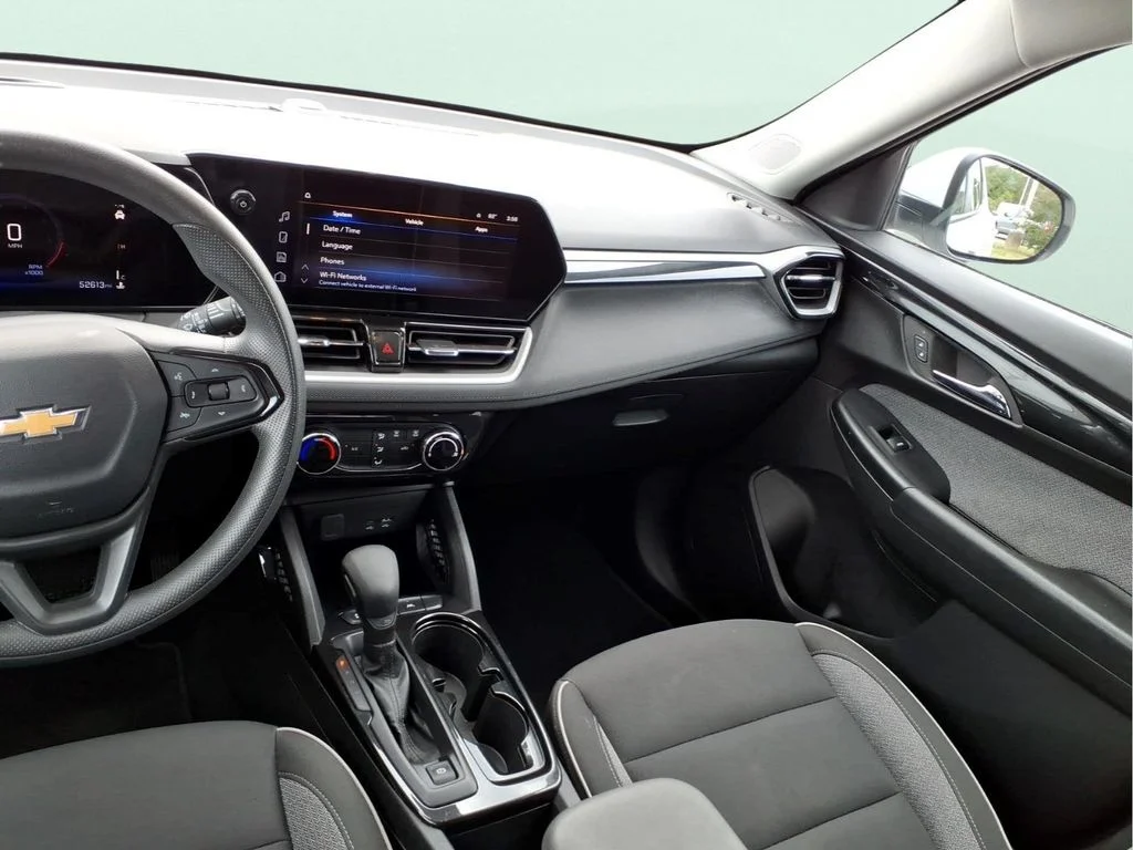 Used 2024 White Chevrolet LT image 19