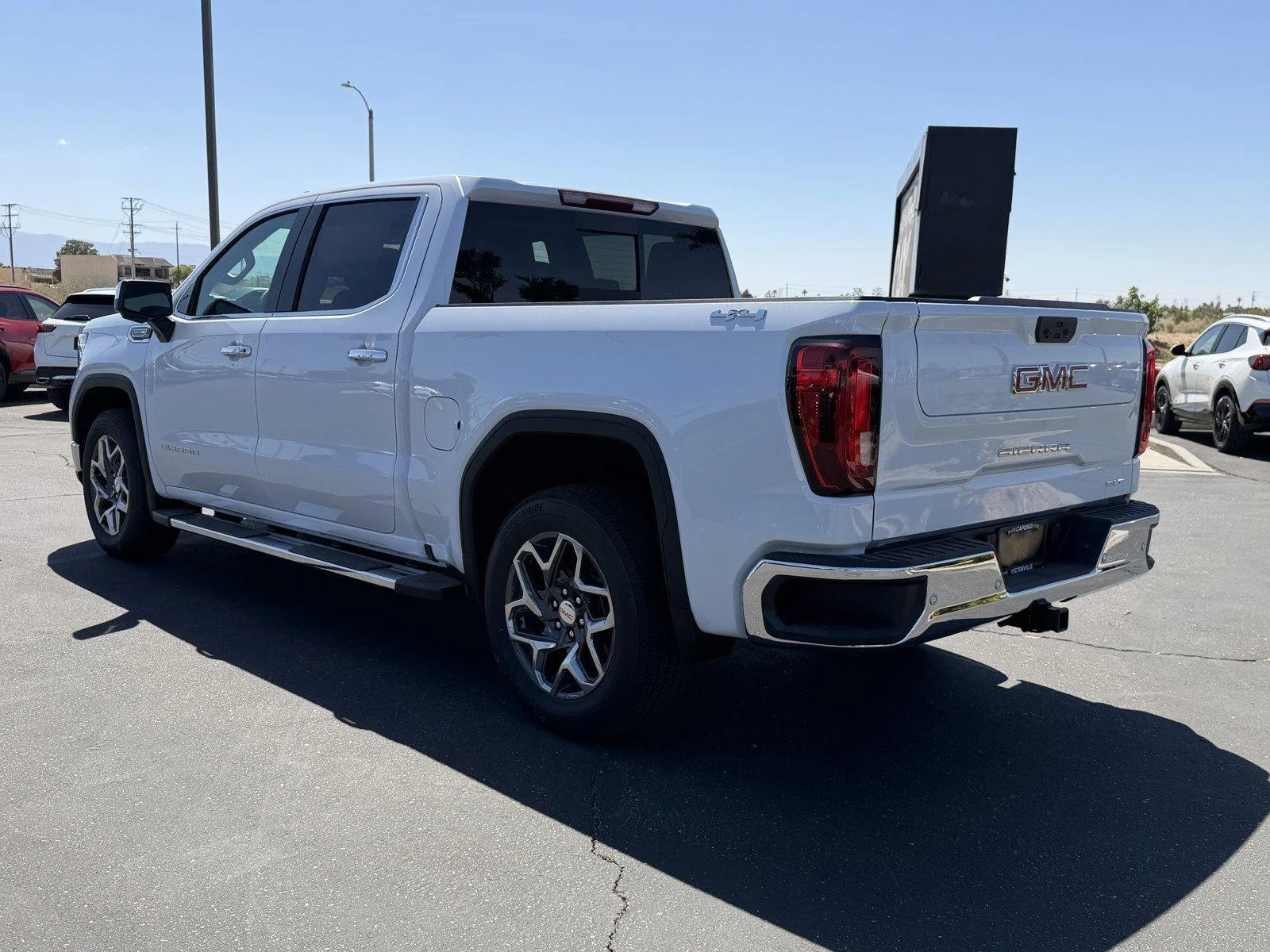 New 2026 Glacier White Tricoat GMC SLT image 4