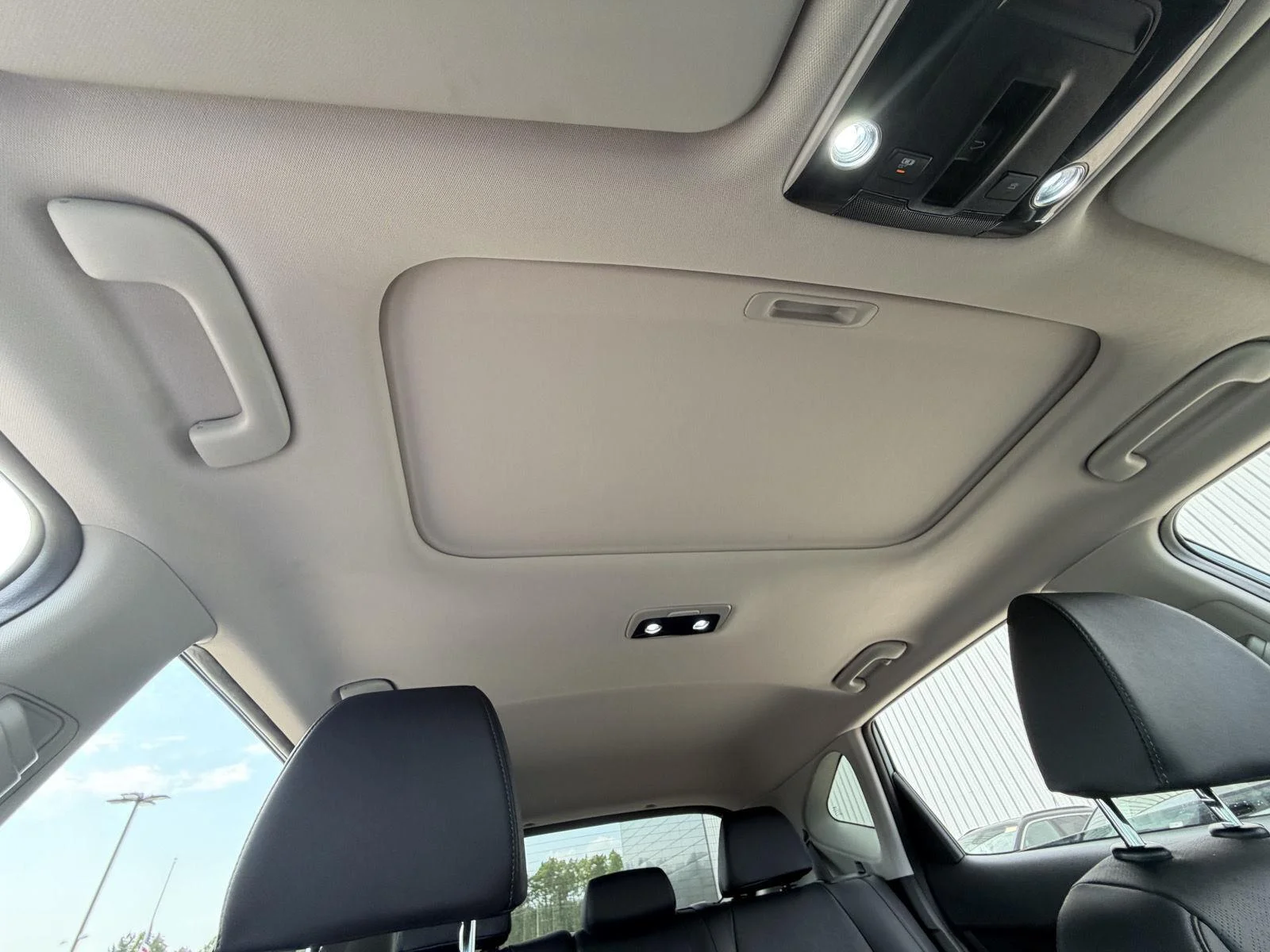 Used 2025 Pluton Blue Kia EX image 21