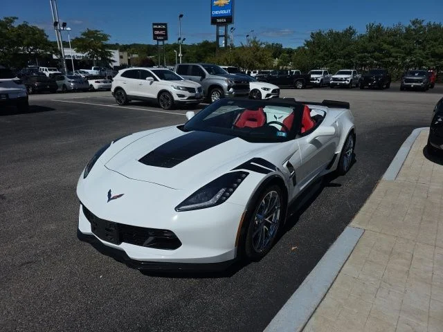 Used 2017 White Chevrolet Grand Sport image 6