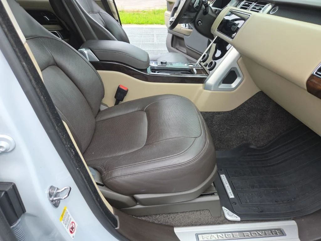 Used 2019 White Land Rover 3.0L V6 Supercharged HSE image 15