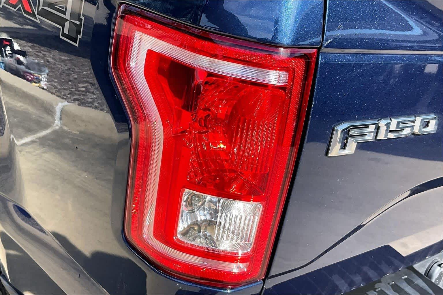 Used 2017 Blue Jeans Metallic Ford XLT image 29
