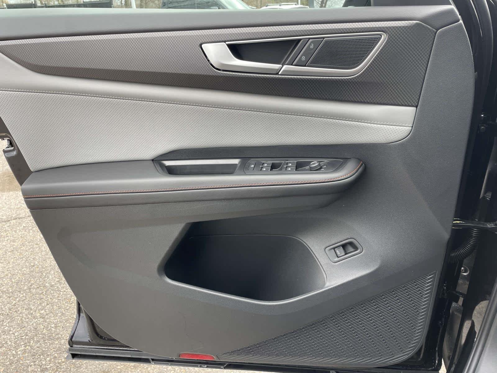 New 2026 Deep Black Pearl Volkswagen 2.0T Peak Edition image 33