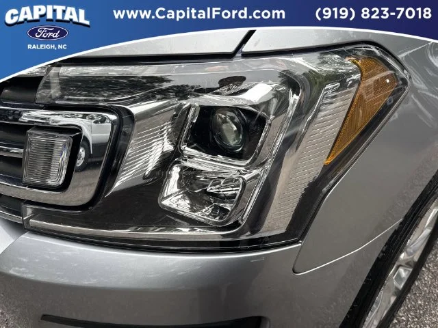 Used 2021 Silver Ford XLT image 11