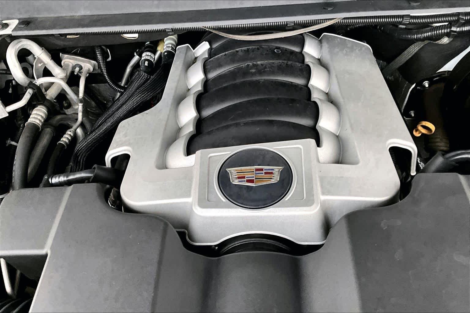 Used 2020 Crystal White Tricoat Cadillac Premium Luxury image 32