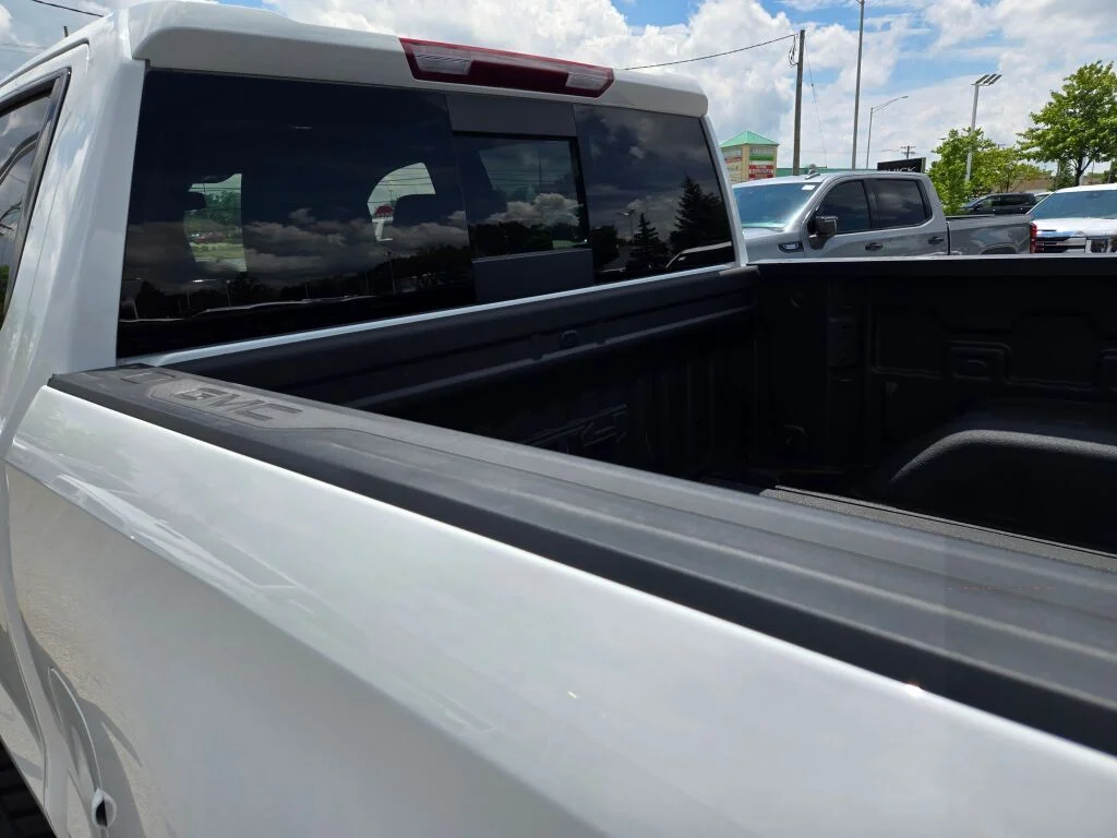Used 2024 White GMC AT4 image 16