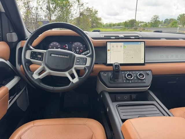 Used 2023 Fuji White Land Rover SE image 12