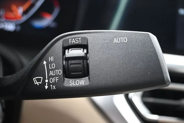 Used 2022 Black BMW 330i image 21
