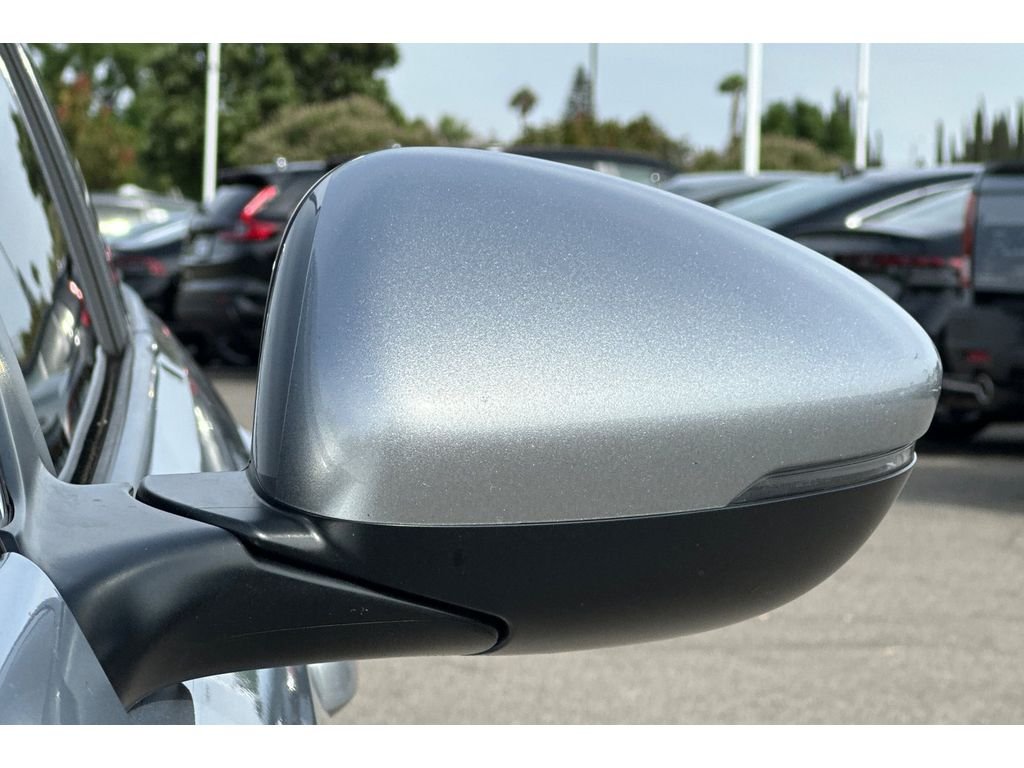 Used 2024 Solar Silver Metallic Honda EX-L image 11