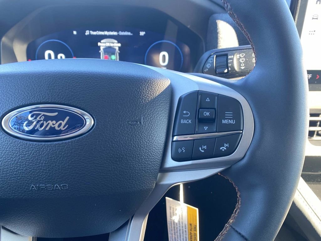 New 2026 Star White Metallic Tri-Coat Ford Active image 15