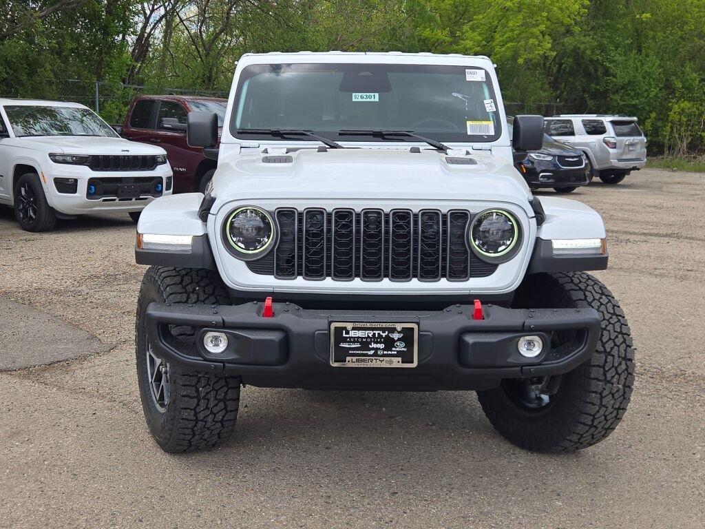 New 2026 Bright White Clear-Coat Exterior Paint Jeep Rubicon X image 5