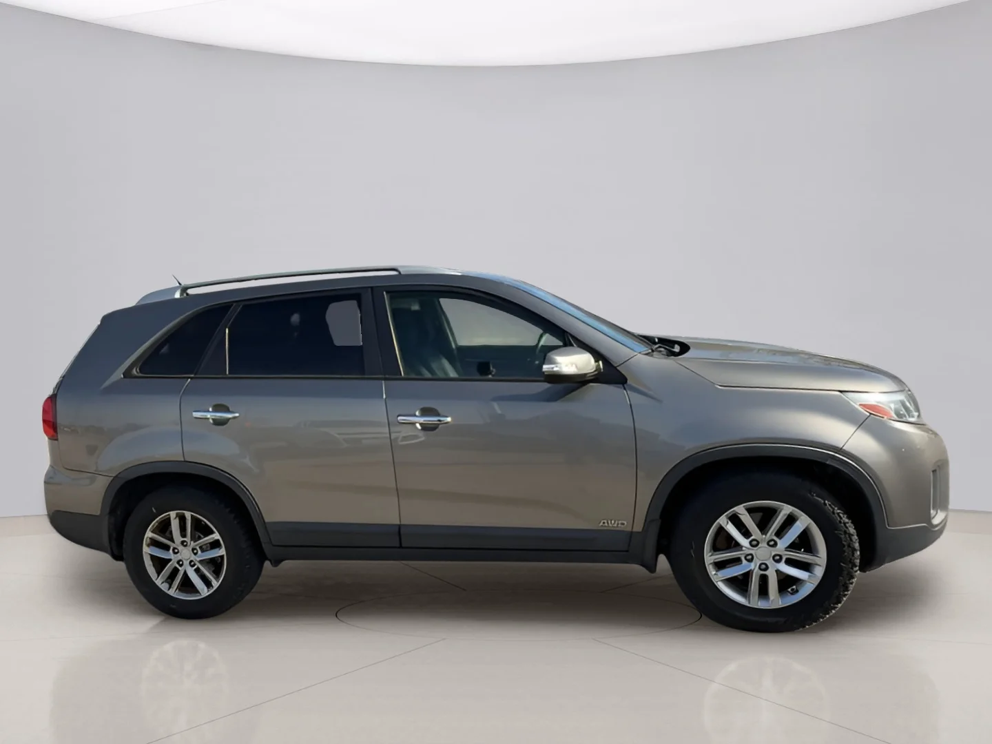 Used 2015 Gray Kia LX V6 AWD image 3