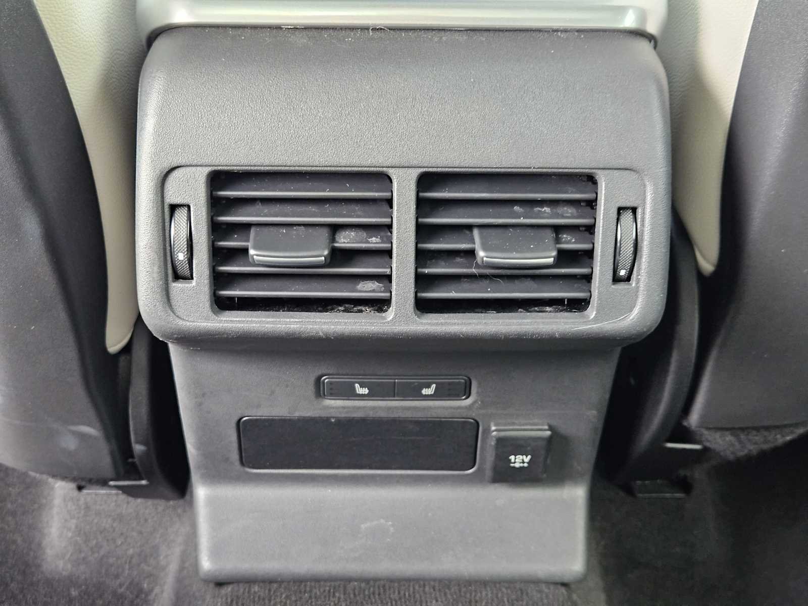 Used 2021 Eiger Grey Metallic Land Rover R-Dynamic S image 29