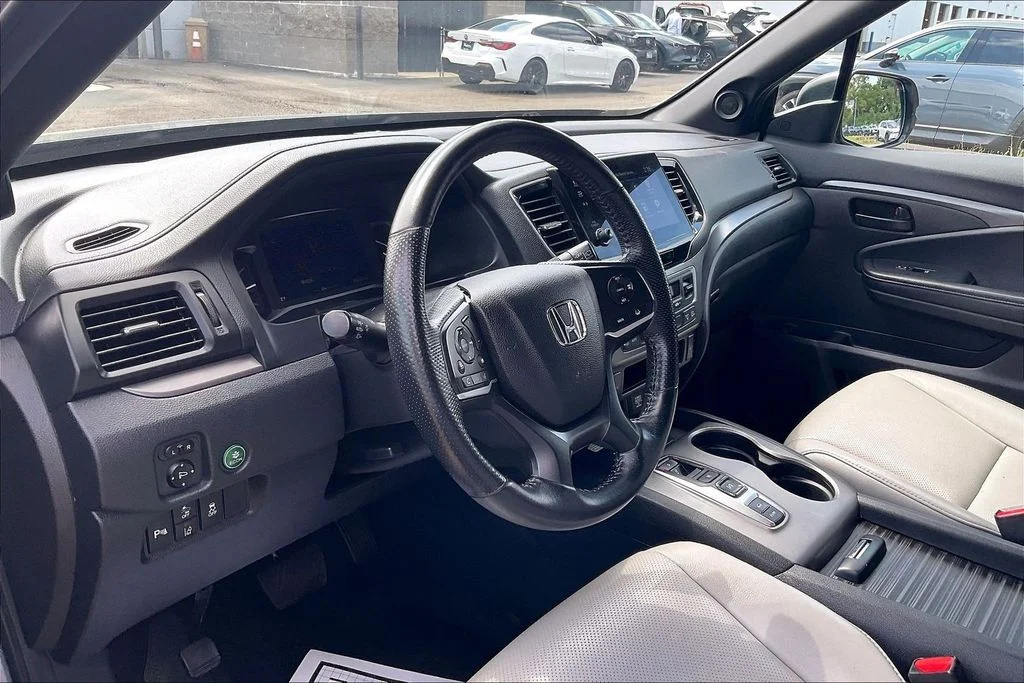 Used 2022 Sonic Gray Pearl Honda EX-L image 14