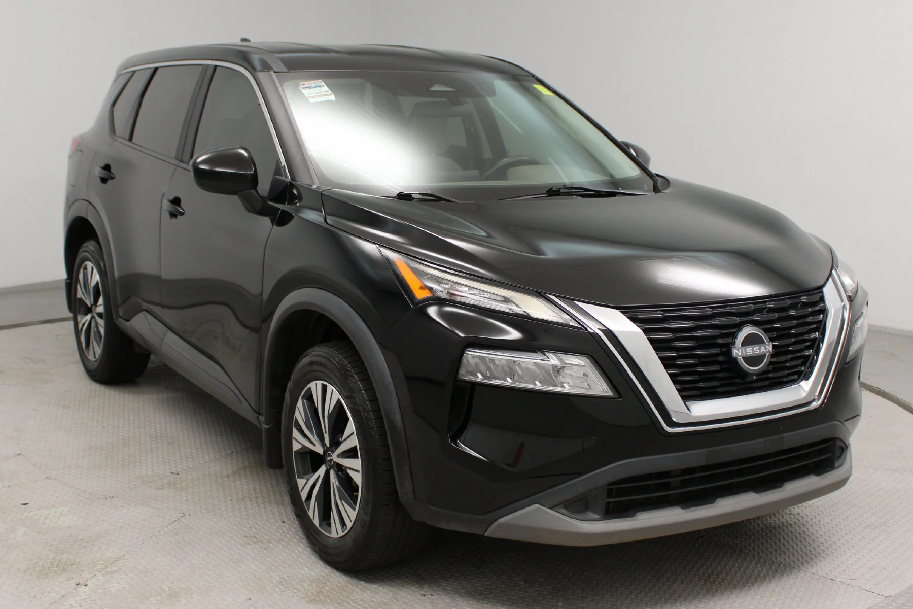 Used 2023 Super Black Nissan FWD SV image 5