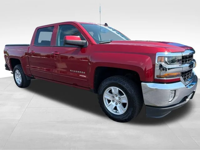 Used 2018 CAJUN RED TINTCOAT Chevrolet LT image 9