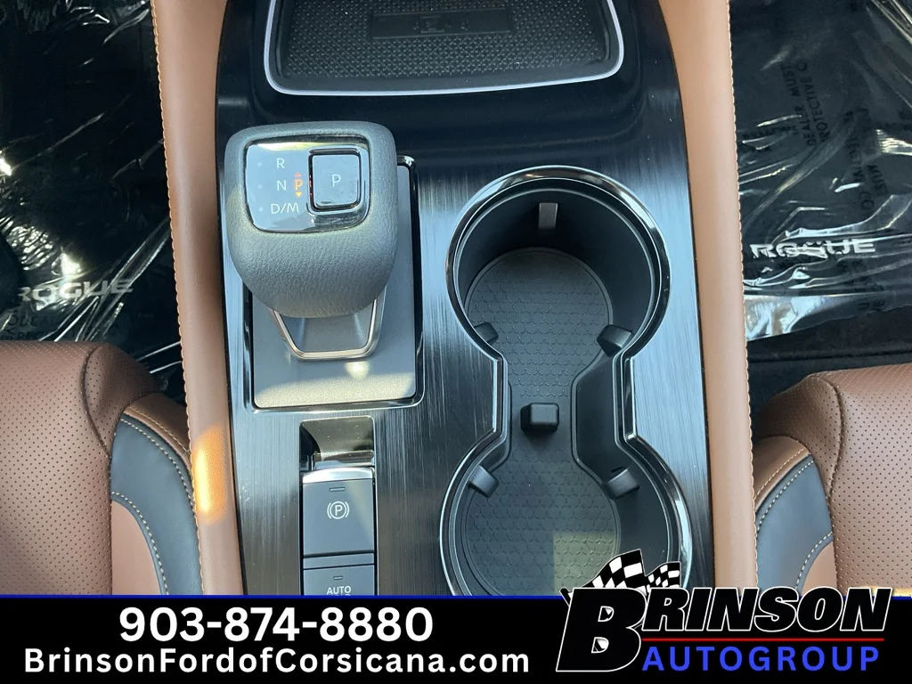 Used 2026 Everest White Pearl/Super Black Nissan Platinum image 30