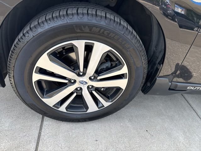 Used 2019 Crystal Black Silica Subaru 3.6R image 17