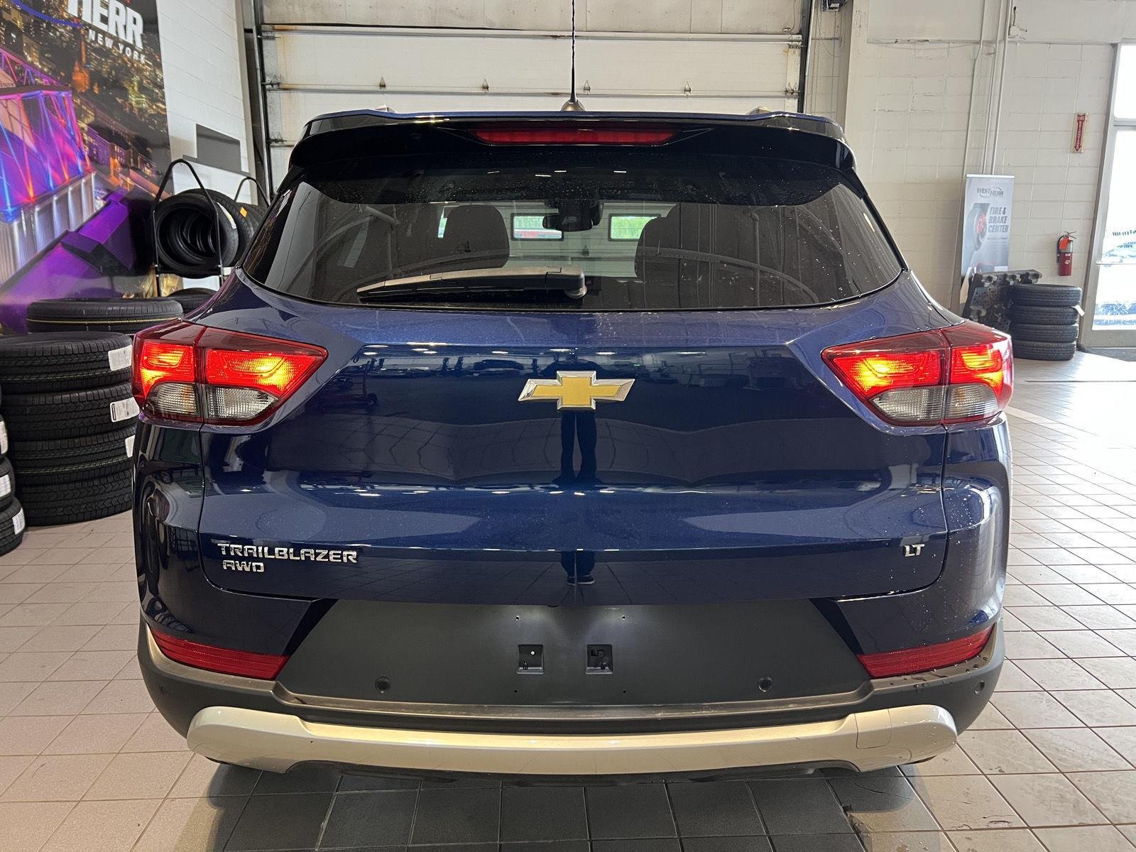 Used 2022 Blue Glow Metallic Chevrolet LT image 7