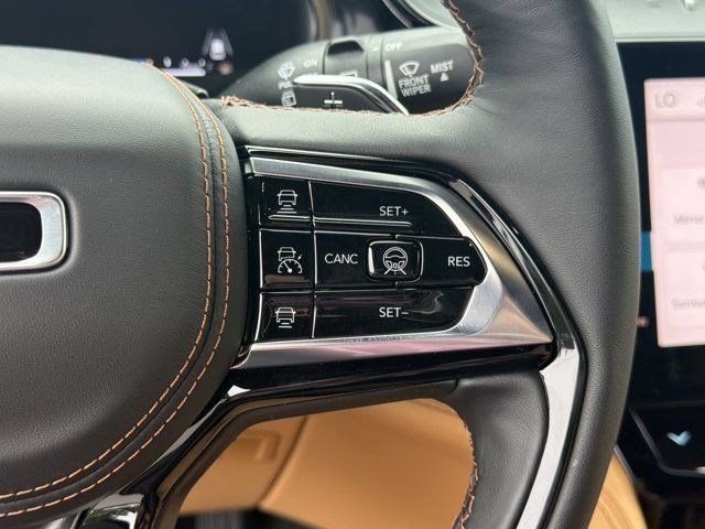 New 2026 White/off-white Jeep Summit image 31