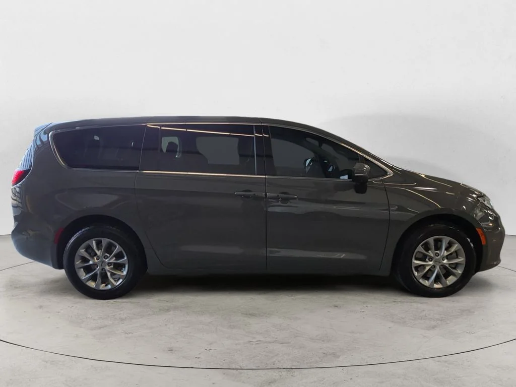 Used 2023 White Chrysler Touring L image 4
