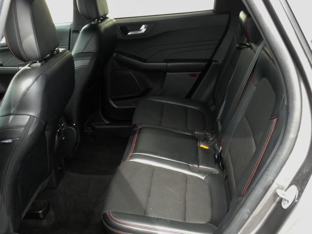 Used 2025 Gray Ford ST-Line image 29