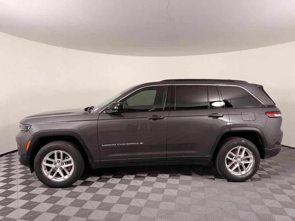 Used 2024 Gray Jeep Laredo X image 12