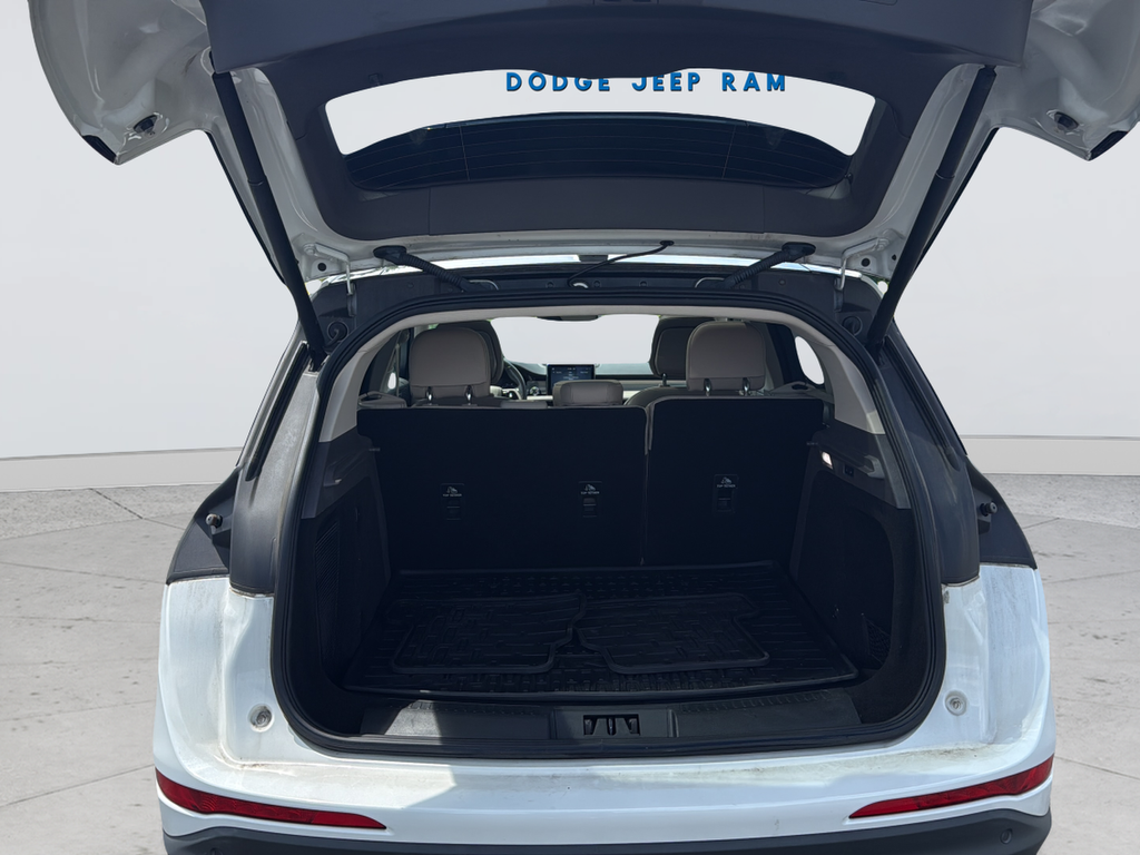 Used 2020 White Lincoln Standard image 23