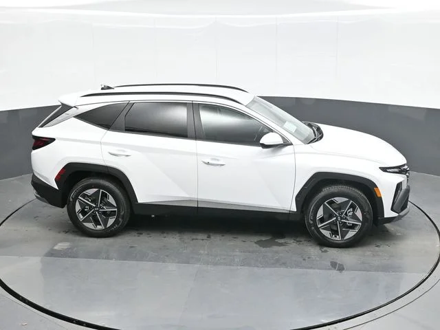 New 2026 White Hyundai SEL image 16