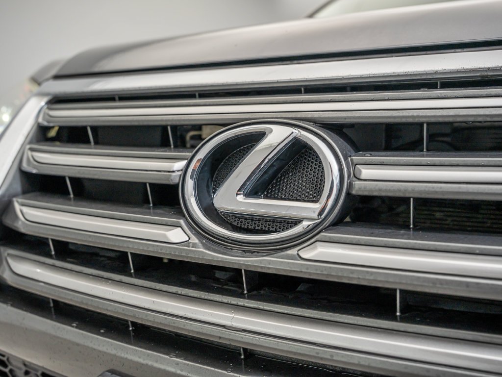 Used 2016 Gray Pearl Lexus 460 image 11