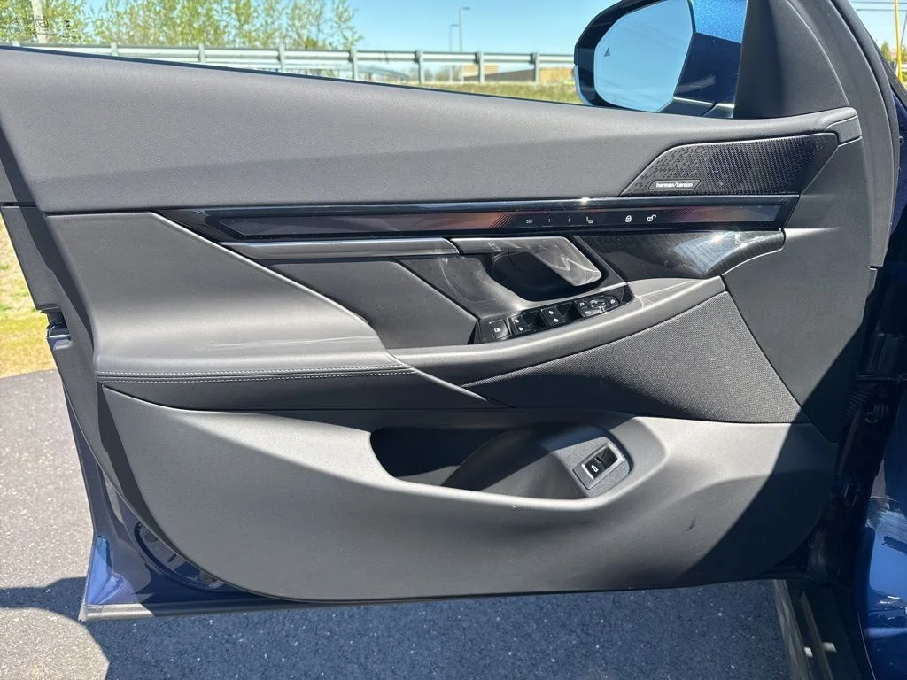 2026 BMW 5 Series 540i - Photo 9