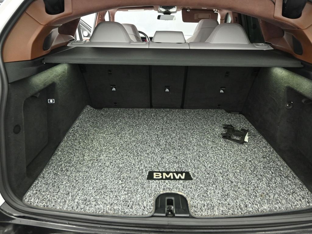 2023 BMW XM - Image 23