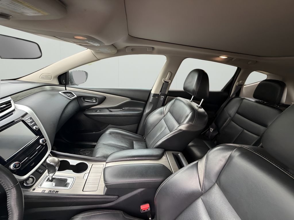 Used 2017 Cayenne Red Metallic Nissan SL image 11