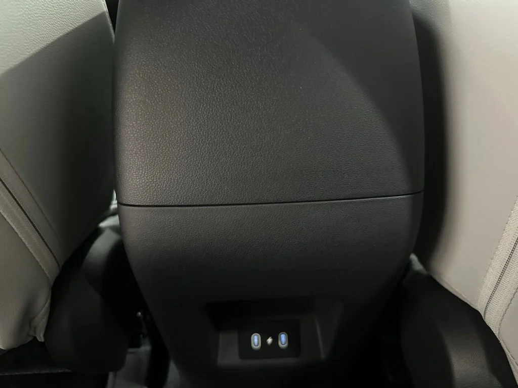 New 2027 Atlas White Hyundai SE image 14