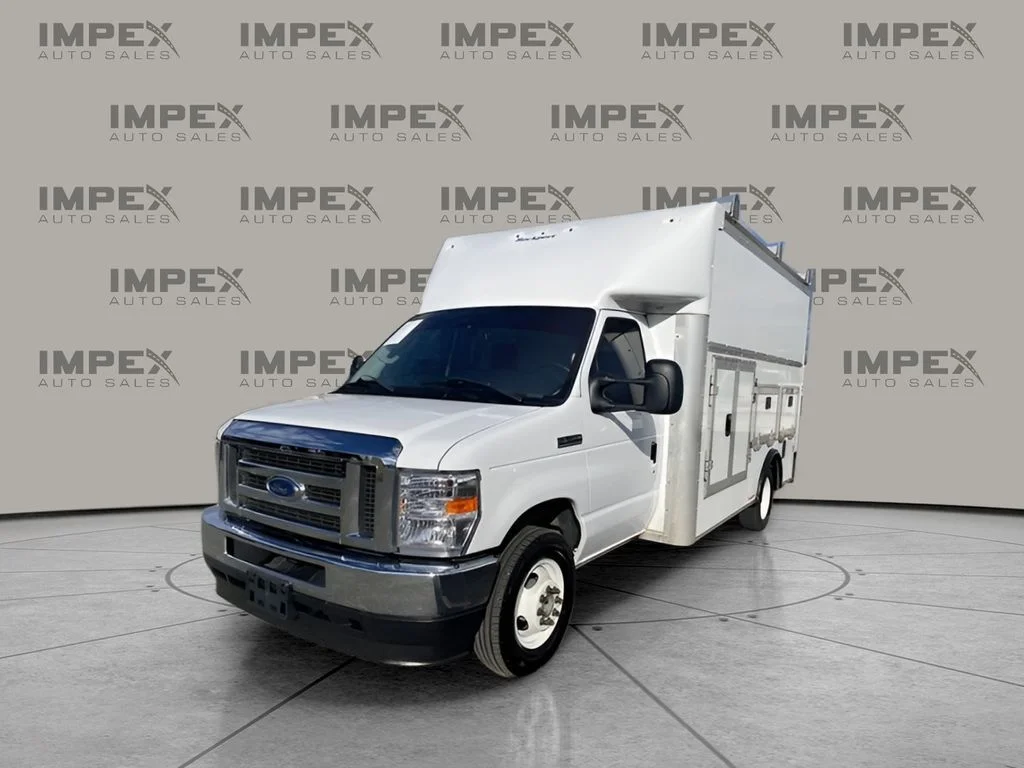 Used 2024 White Ford Base image 2