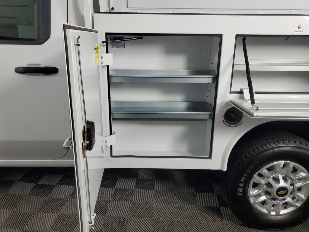 New 2026 Summit White Chevrolet WT image 11
