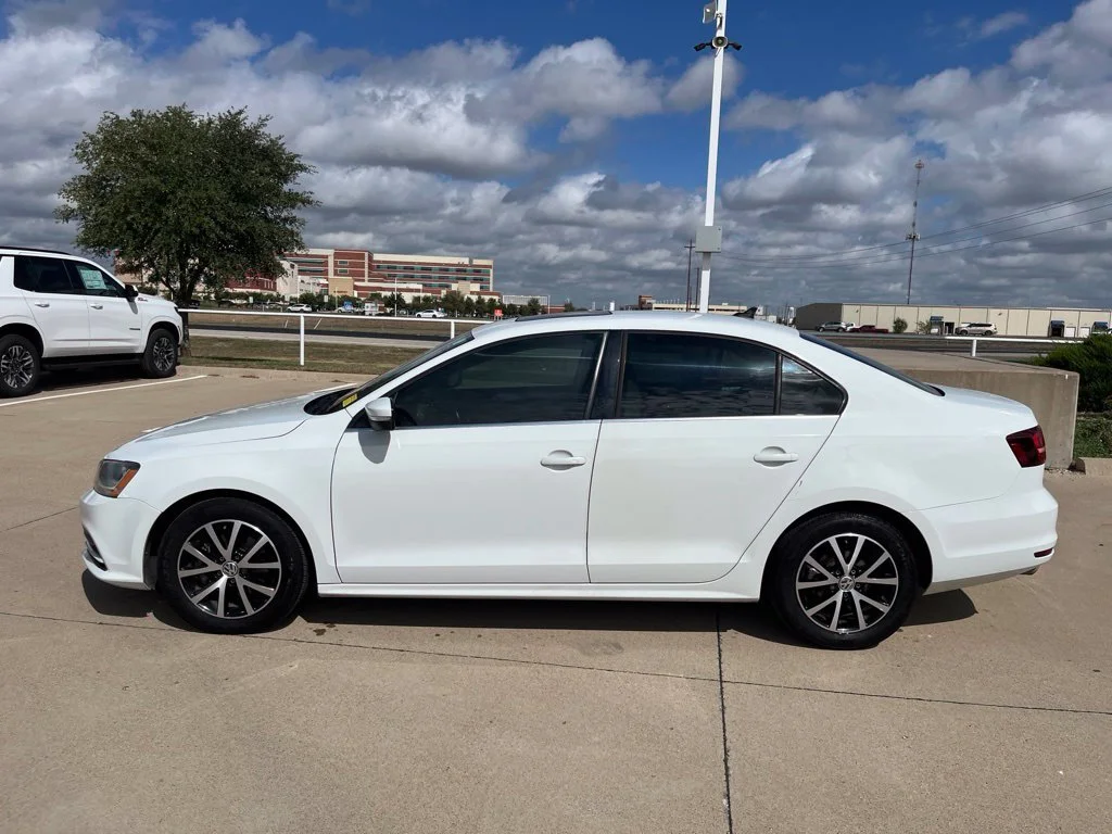 Used 2017 Volkswagen Jetta SE with VIN 3VWDB7AJ9HM247339 for sale in Waxahachie, TX