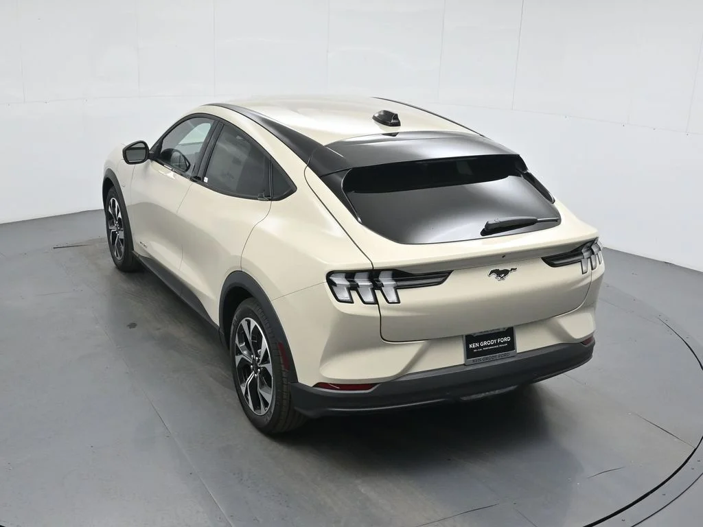 New 2026 Desert Sand Ford Select image 39