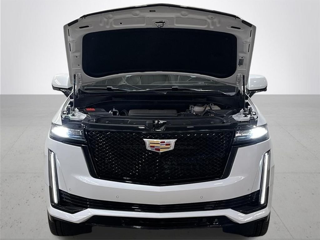Used 2022 Crystal White Tricoat Cadillac Sport Platinum image 5