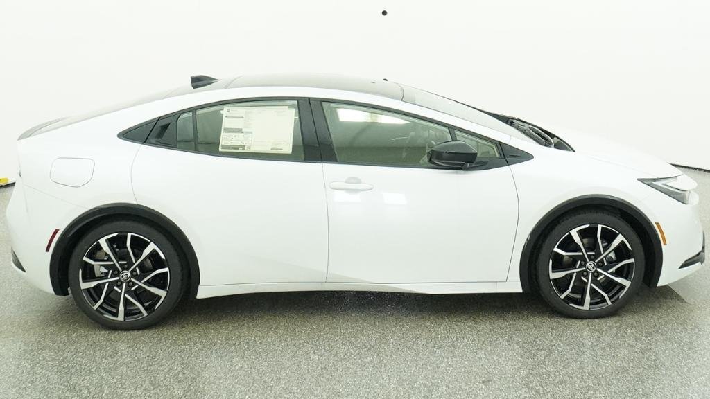 New 2026 Wind Chill Pearl Toyota XSE image 28