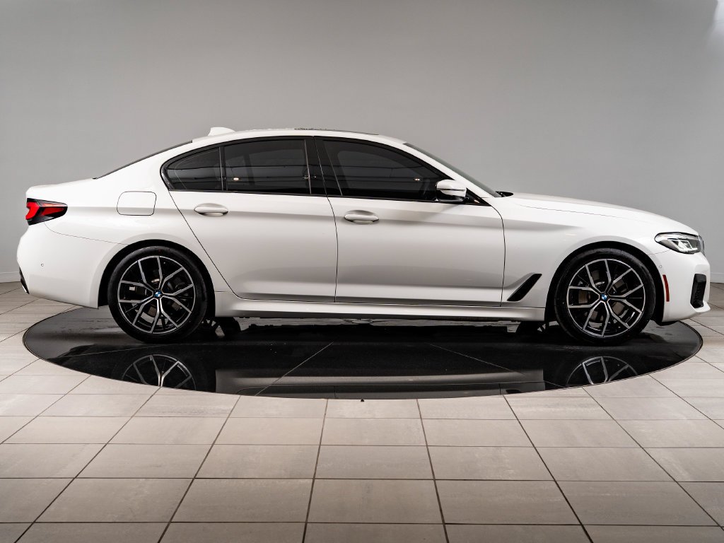 Used 2023 Alpine White BMW 530i xDrive image 11