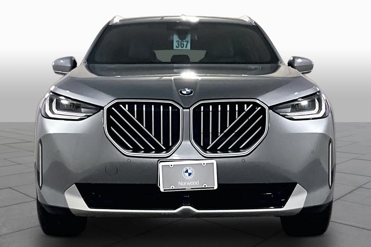 Used 2026 Skyscraper Grey Metallic BMW 30 xDrive image 3