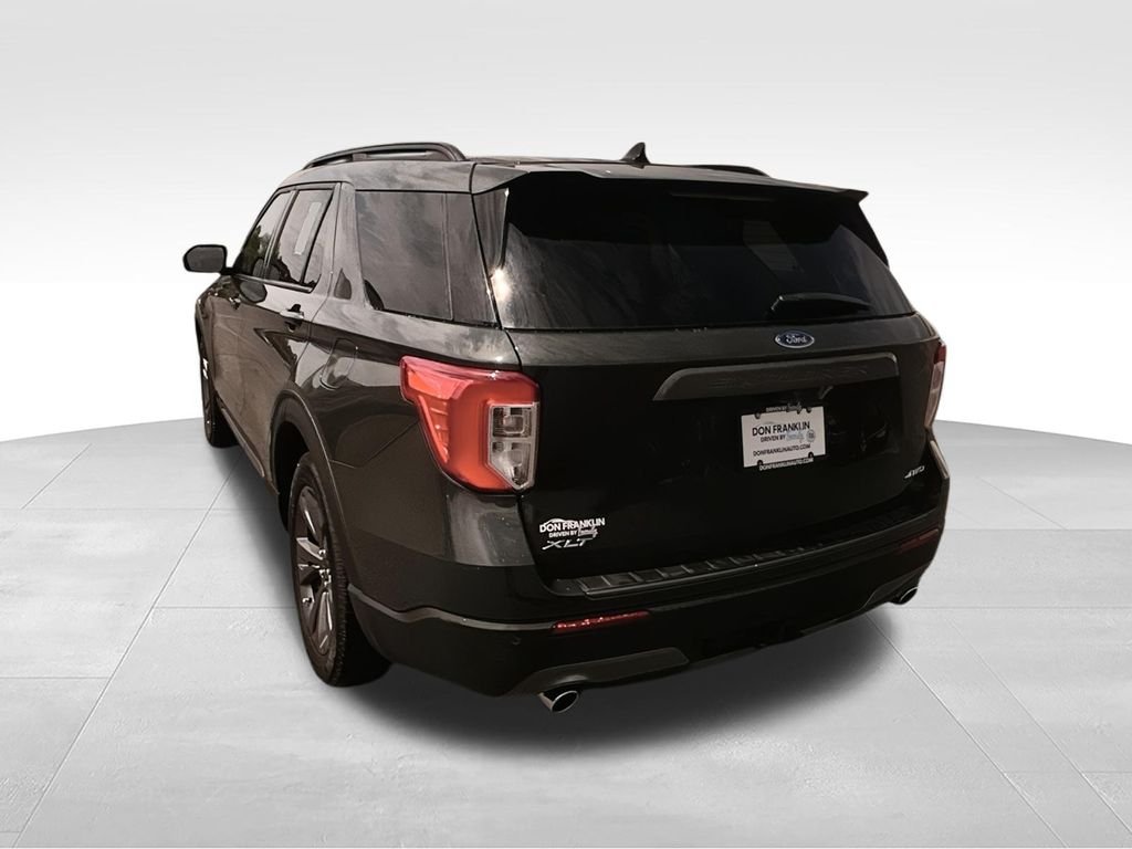 Certified Used 2023 Green Ford XLT image 7